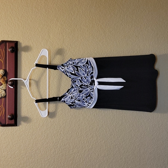 St.John's Bay Swimsuit - Picture 1 of 6